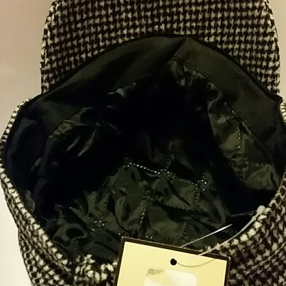 Winter cap - Picture 3 of 3